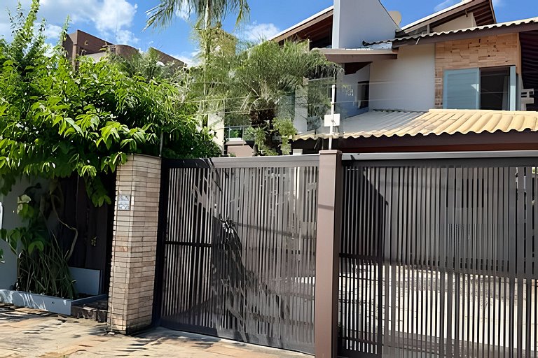 200M da praia, Ar, Piscina, Churrasqueira, Jardim