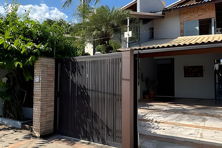 200M da praia, Ar, Piscina, Churrasqueira, Jardim