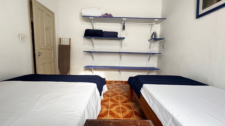 100M da praia -Piscina -Churrasqueira- 4 quartos.