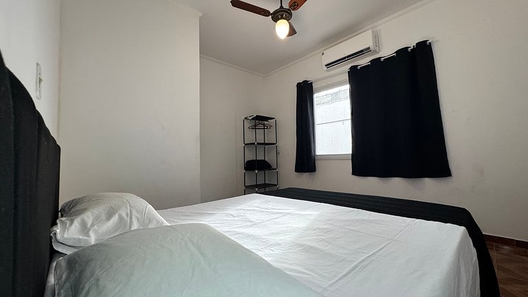 100M da praia -Piscina -Churrasqueira- 4 quartos.