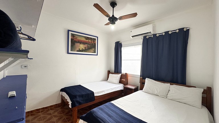 100M da praia -Piscina -Churrasqueira- 4 quartos.