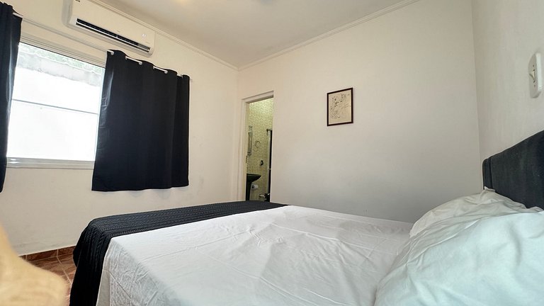 100M da praia -Piscina -Churrasqueira- 4 quartos.