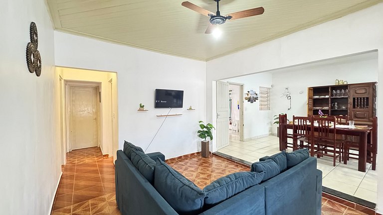 100M da praia -Piscina -Churrasqueira- 4 quartos.