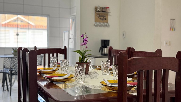 100M da praia -Piscina -Churrasqueira- 4 quartos.