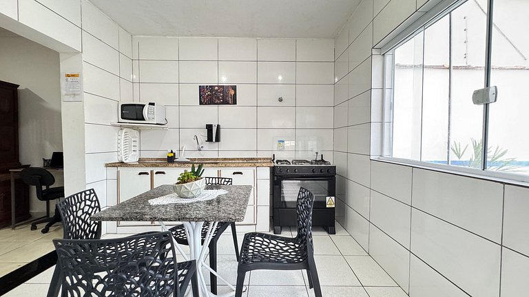 100M da praia -Piscina -Churrasqueira- 4 quartos.