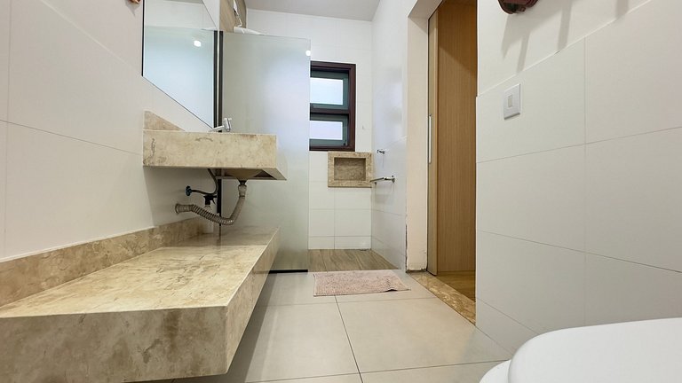 200M da praia, Ar, Piscina, Churrasqueira, Jardim