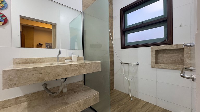 200M da praia, Ar, Piscina, Churrasqueira, Jardim