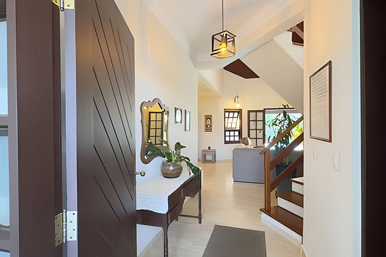 Piscina, Ar, Academia e Cervejeira — 220m da praia