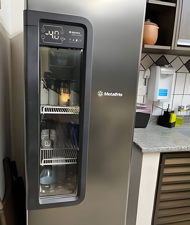 Piscina, Ar, Academia e Cervejeira — 220m da praia