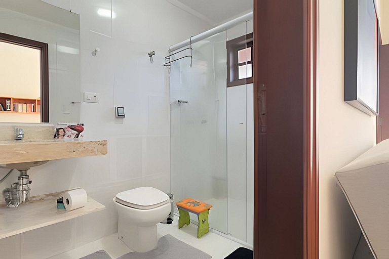 Piscina, Ar, Academia e Cervejeira — 220m da praia