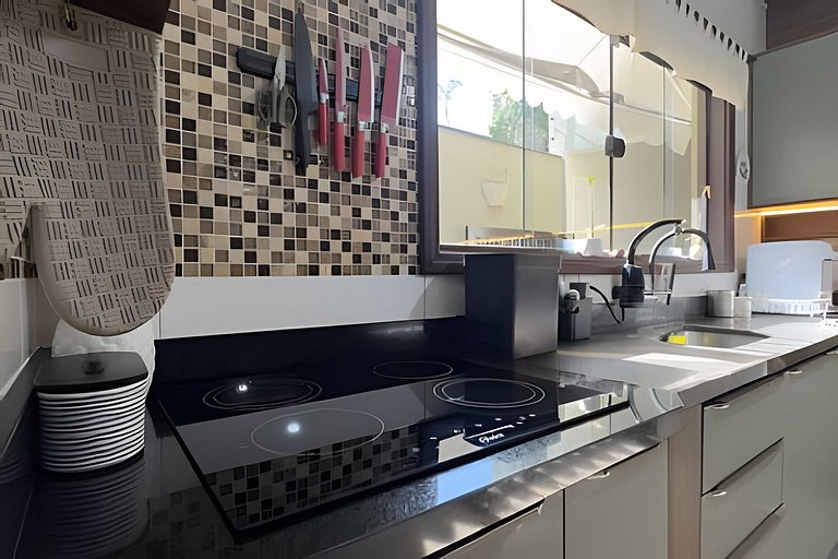 Piscina, Ar, Academia e Cervejeira — 220m da praia