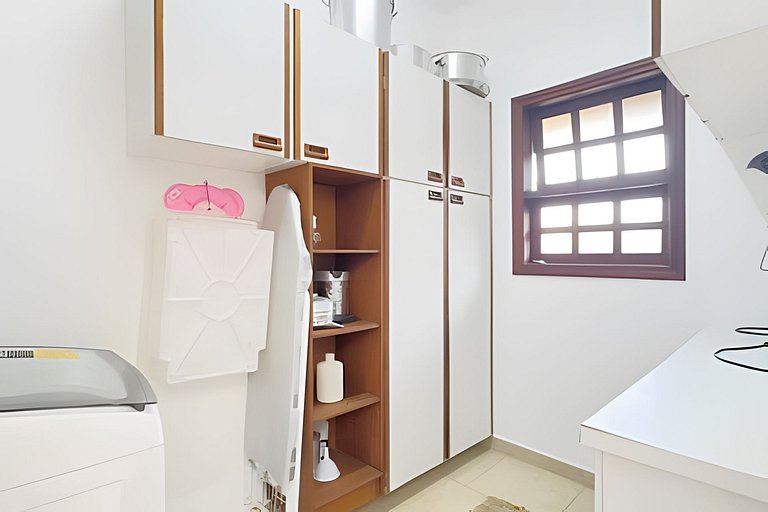 Piscina, Ar, Academia e Cervejeira — 220m da praia