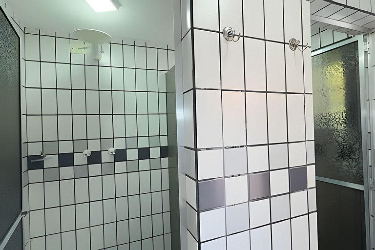 Piscina, Ar, Academia e Cervejeira — 220m da praia