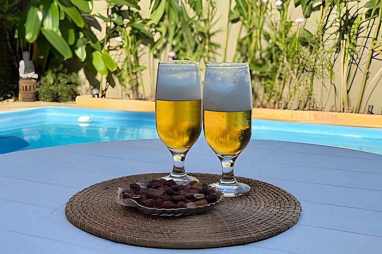 Piscina, Ar, Academia e Cervejeira — 220m da praia