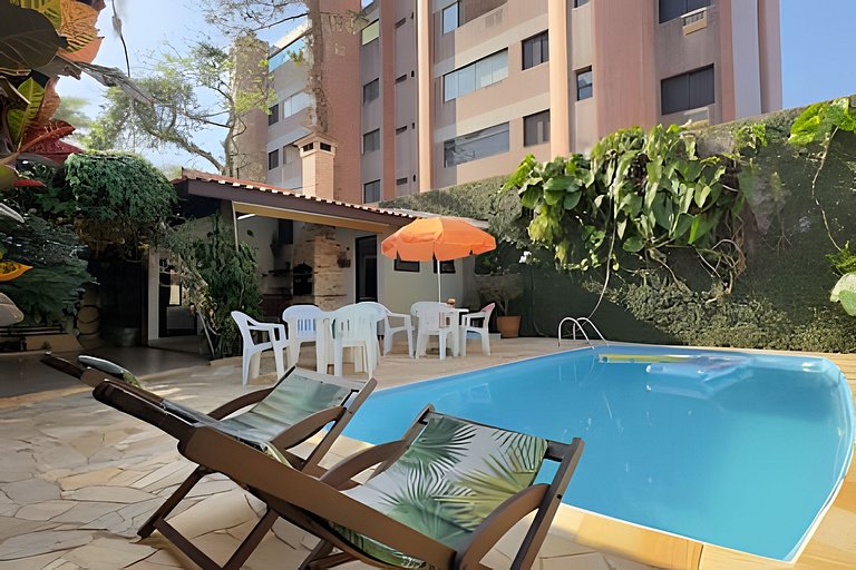 Piscina, Ar, Academia e Cervejeira — 220m da praia