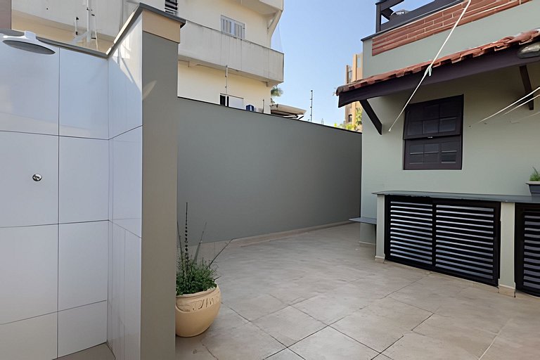 Piscina, Ar, Academia e Cervejeira — 220m da praia