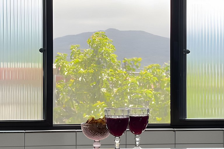 Sobrado Central, Wi Fi, 2 Quartos, Vista  Montanha