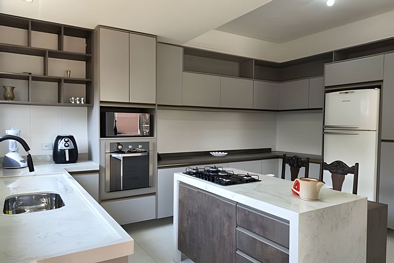 Casa 100 metros praia, Wi fi, Ar, Área Gourmet