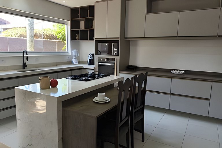 Casa 100 metros praia, Wi fi, Ar, Área Gourmet