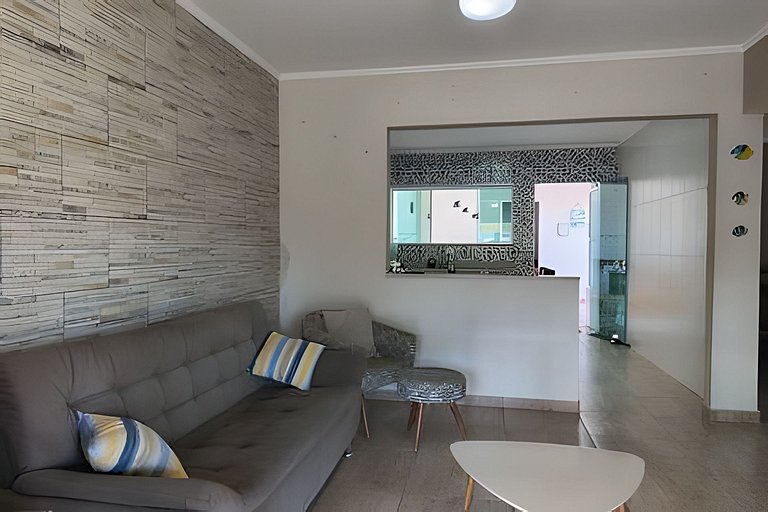 Casa térrea, 600m da praia, churrasqueira, 6 vezes sem juros