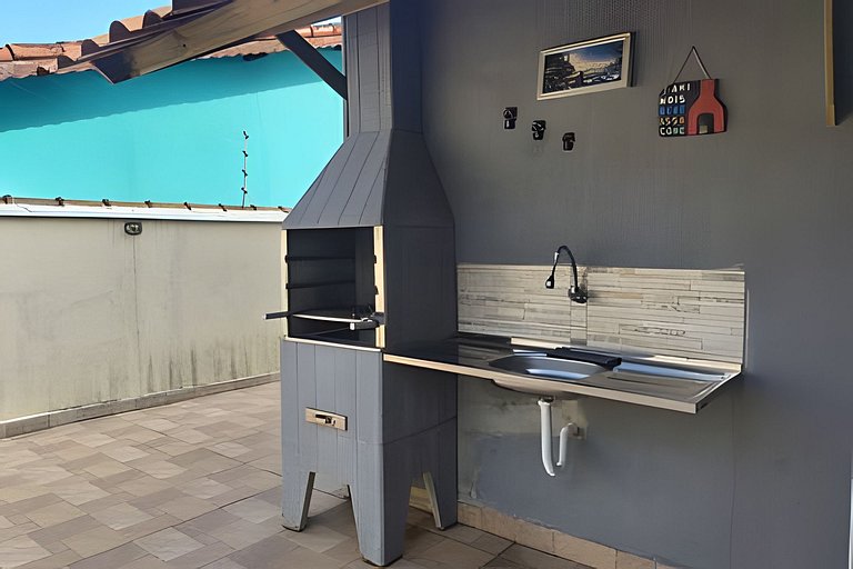 Casa térrea, 600m da praia, churrasqueira, 6 vezes sem juros