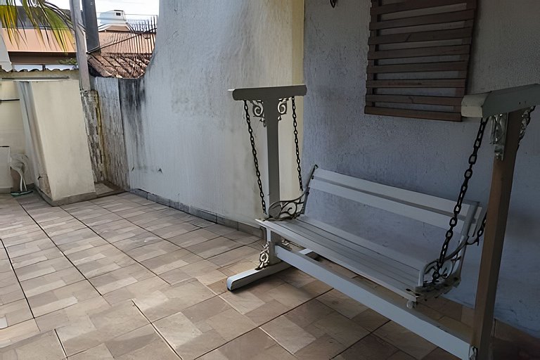 Casa térrea, 600m da praia, churrasqueira, 6 vezes sem juros