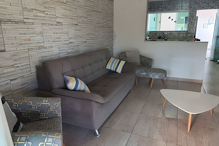 Casa térrea, 600m da praia, churrasqueira, 6 vezes sem juros