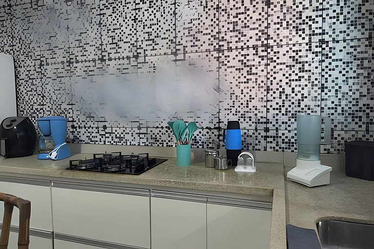 Casa térrea, 600m da praia, churrasqueira, 6 vezes sem juros