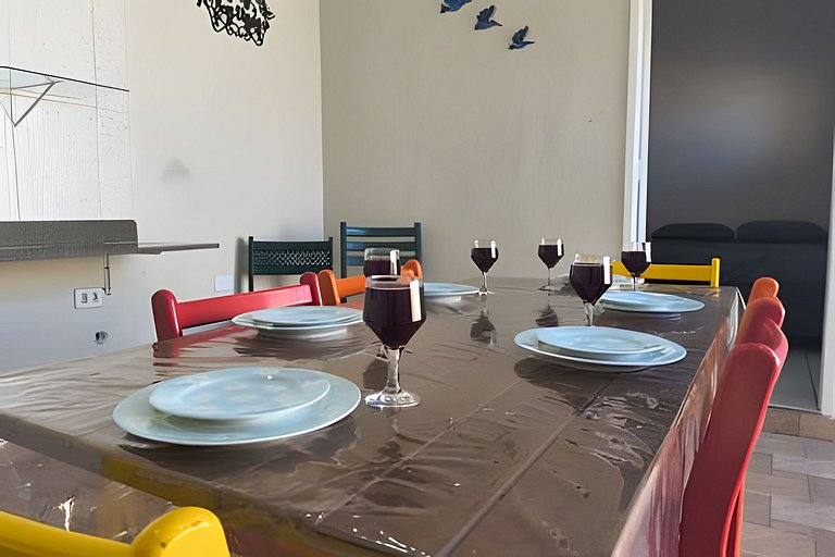 Casa térrea, 600m da praia, churrasqueira, 6 vezes sem juros