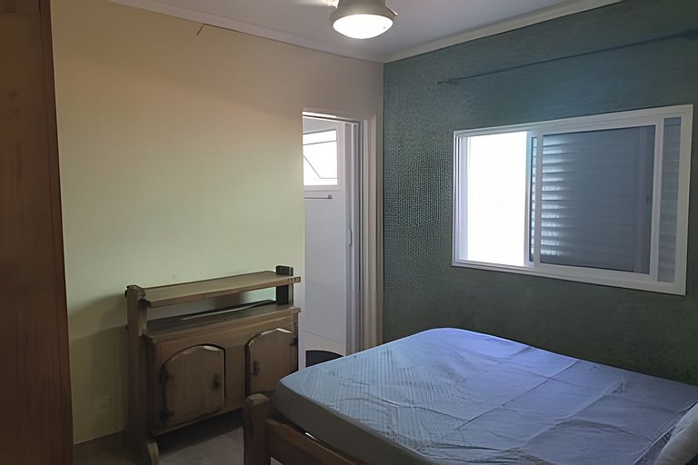 Casa térrea, 600m da praia, churrasqueira, 6 vezes sem juros