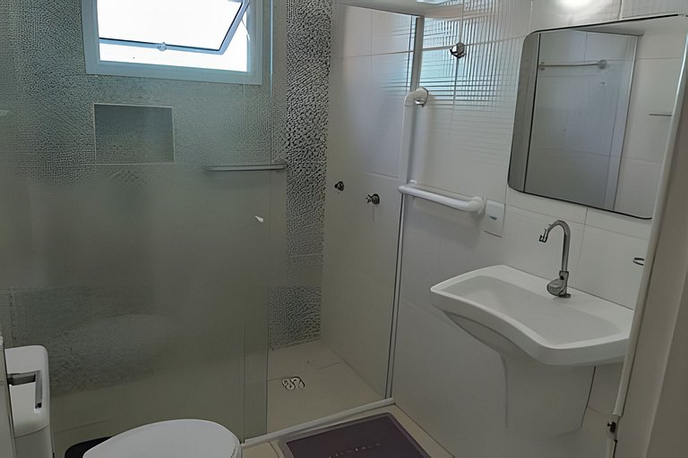 Casa térrea, 600m da praia, churrasqueira, 6 vezes sem juros