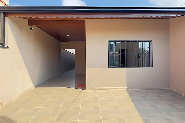 Casa Térrea com Churrasqueira, Wi-Fi e Garagem