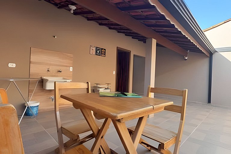 Casa Térrea com Churrasqueira, Wi-Fi e Garagem