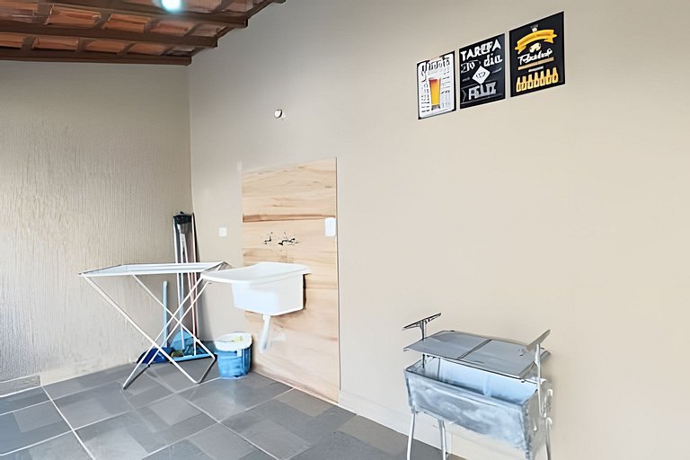 Casa Térrea com Churrasqueira, Wi-Fi e Garagem