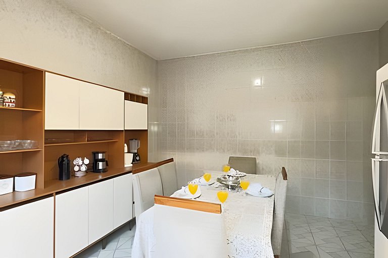 Casa Térrea com Churrasqueira, Wi-Fi e Garagem