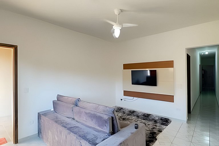 Casa Térrea com Churrasqueira, Wi-Fi e Garagem