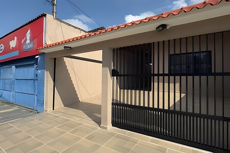 Casa Térrea com Churrasqueira, Wi-Fi e Garagem