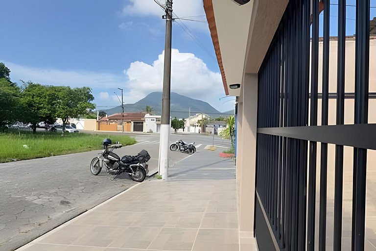 Casa Térrea com Churrasqueira, Wi-Fi e Garagem