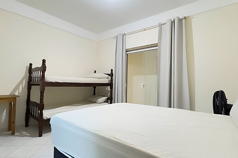 Casa no Centro 450 metros praia com Churrasqueira