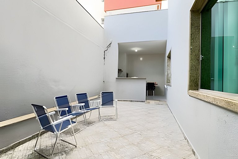 Casa no Centro 450 metros praia com Churrasqueira