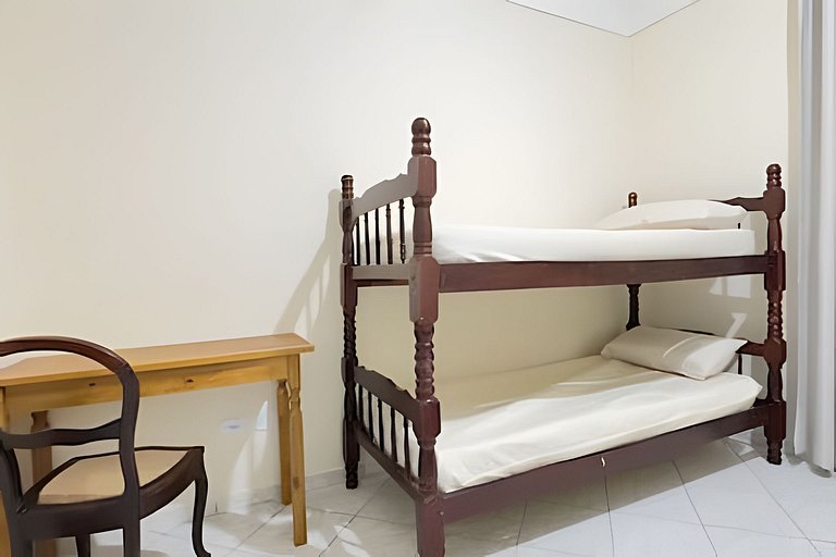 Casa no Centro 450 metros praia com Churrasqueira