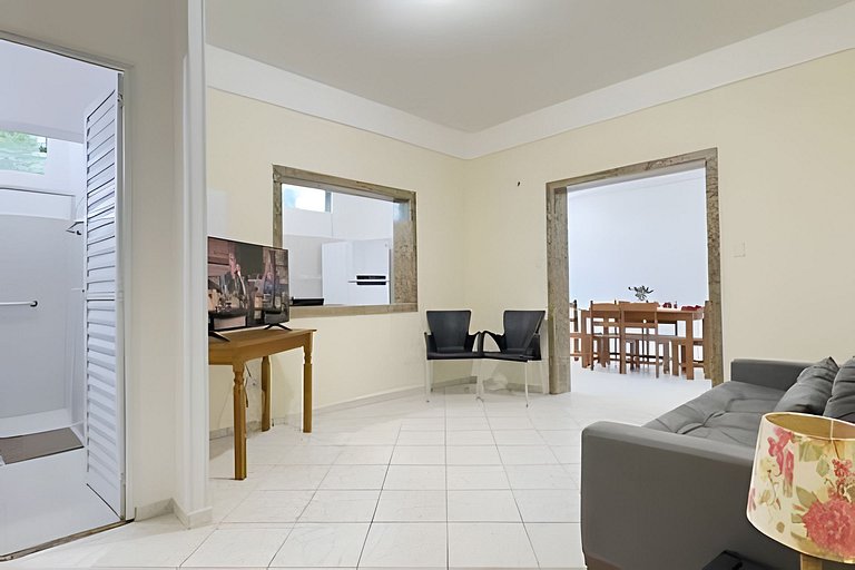 Casa no Centro 450 metros praia com Churrasqueira