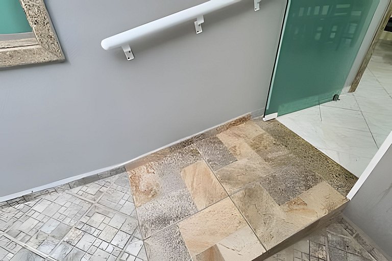 Casa no Centro 450 metros praia com Churrasqueira