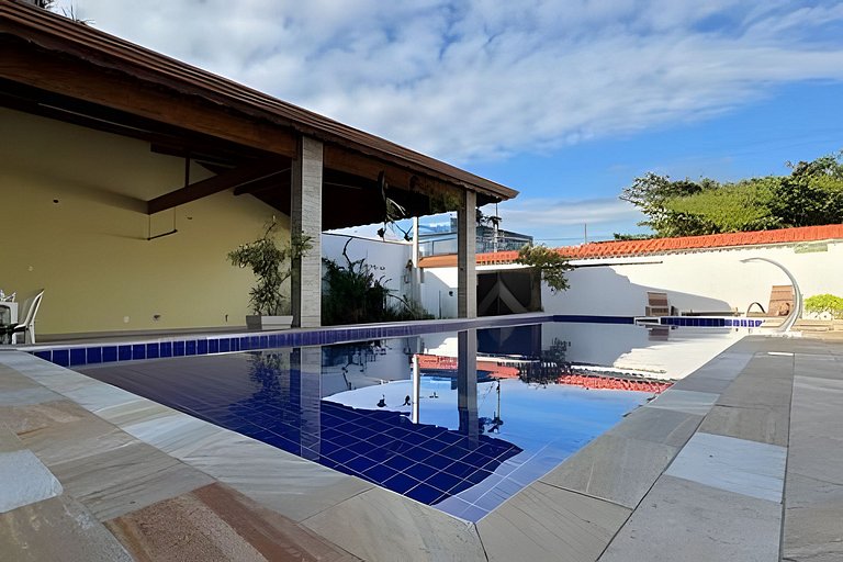 Sobrado com área Gourmet Piscina, e vista Montanha