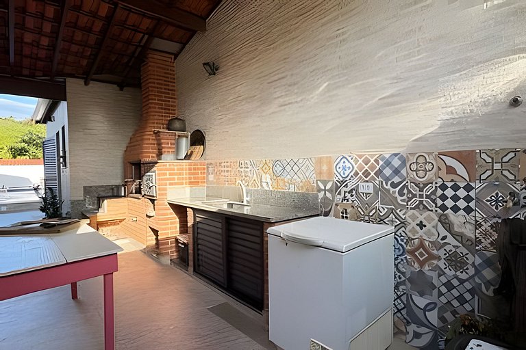 Sobrado com área Gourmet Piscina, e vista Montanha