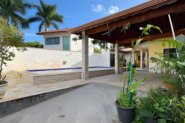 Sobrado com área Gourmet Piscina, e vista Montanha