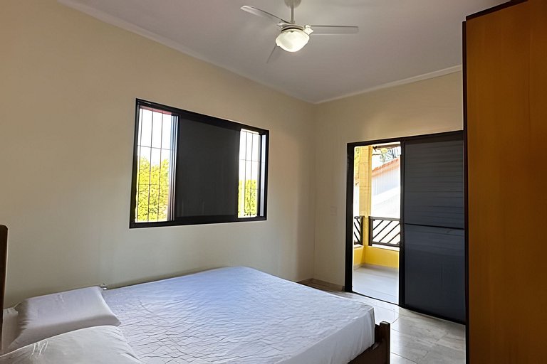 Sobrado com área Gourmet Piscina, e vista Montanha