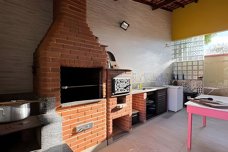 Sobrado com área Gourmet Piscina, e vista Montanha
